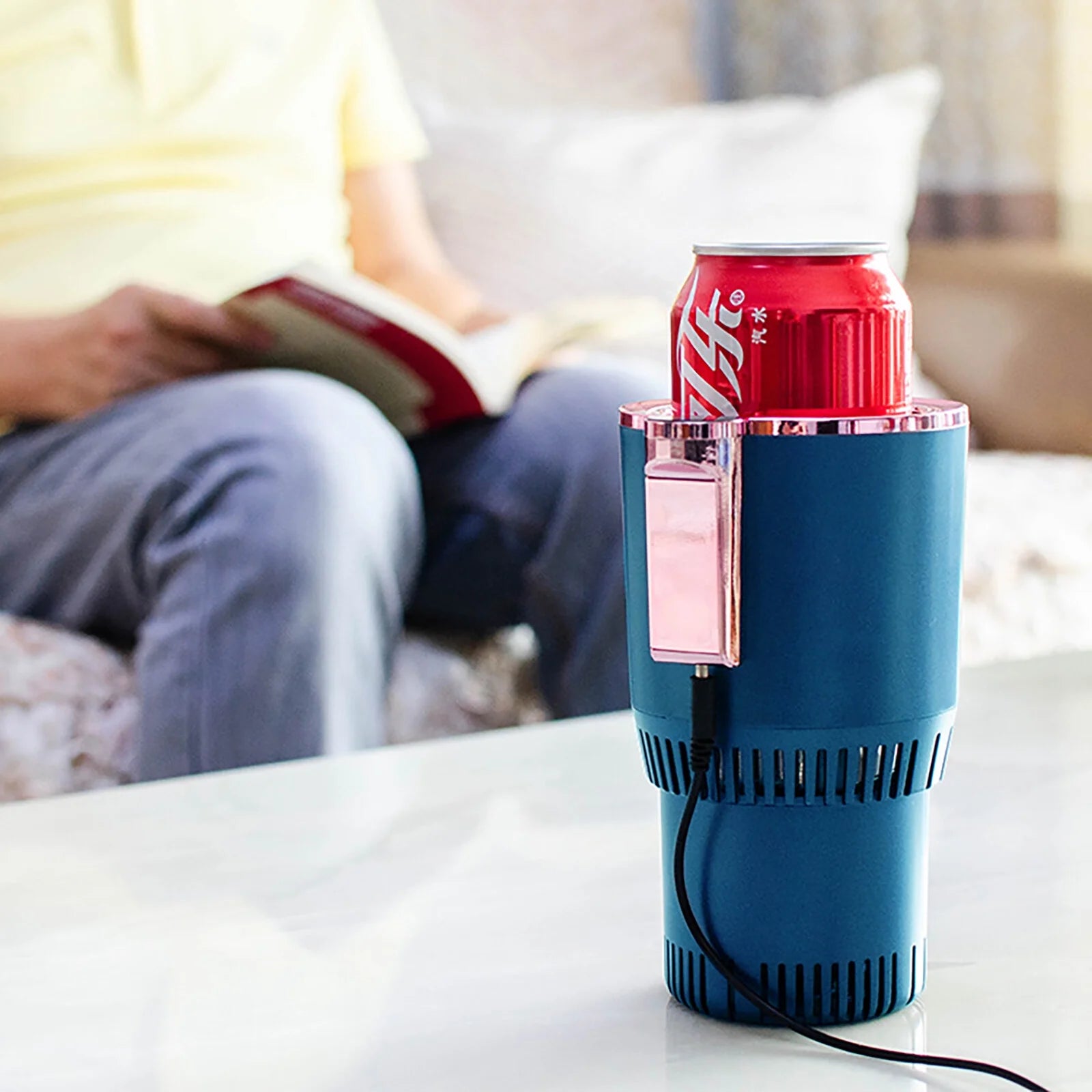 Stay Cozy and Refreshed Anywhere: The Smart 2-in-1 Car Cup Warmer & Cooler for All Your Beverage Needs!